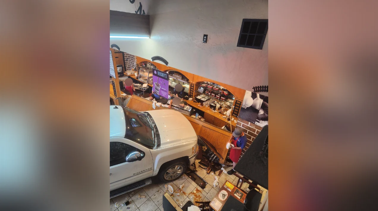 Multiple people hurt when truck crashes through Broken Arrow restaurant