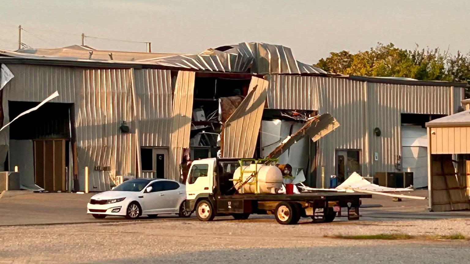 1 dead, 1 critical after Sand Springs explosion